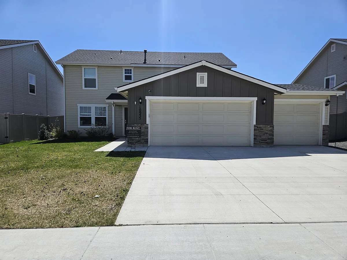 Building Photo - 10935 Parachute Ct