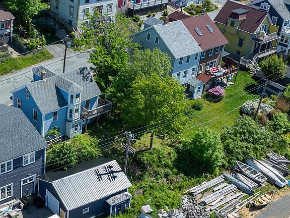 5th image of 200 Montague St