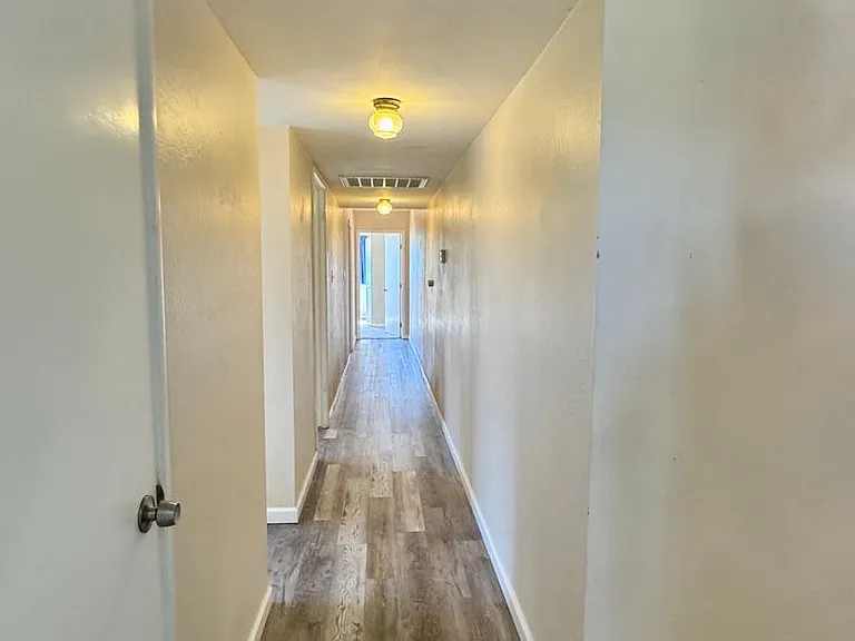 2614 Aramon Dr — Photo 32