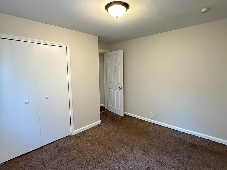 13460 Georgiana Ave — Photo 9