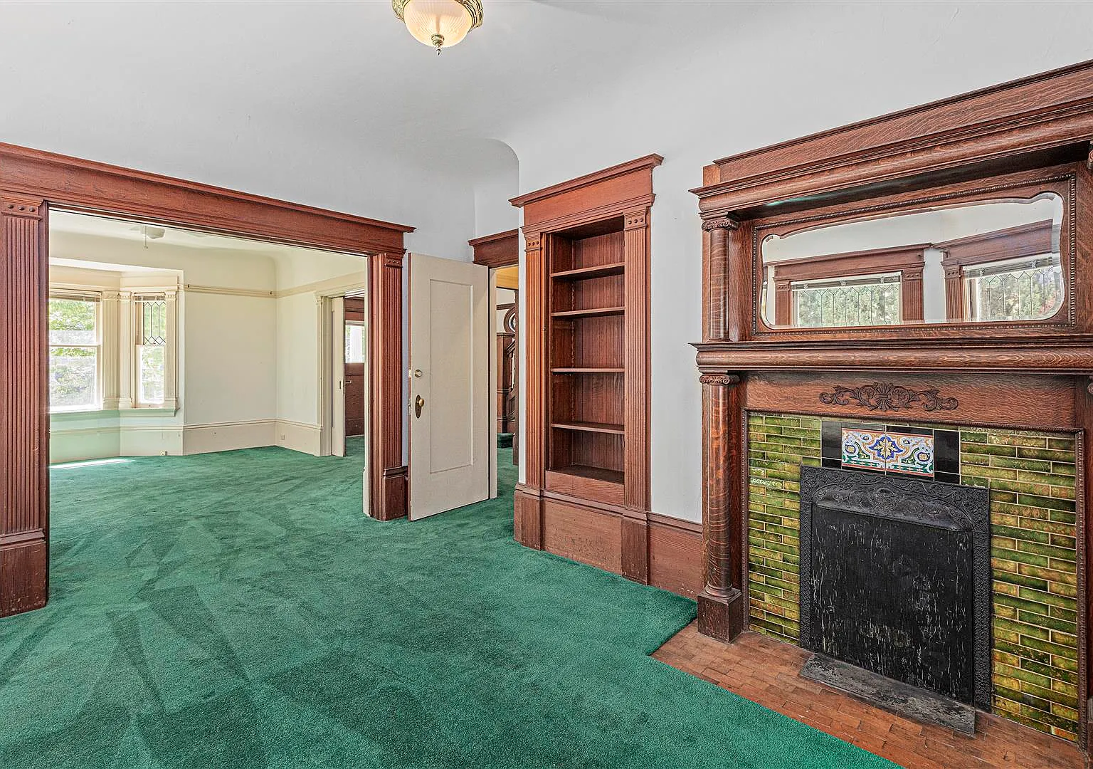 5 bed, 2952 sqft, $5,975 — Photo 2