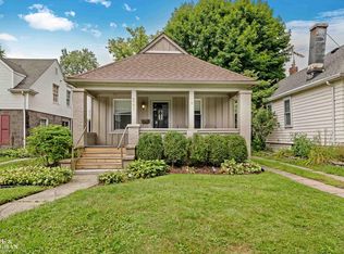 541 Neff Rd, Grosse Pointe, MI 48230