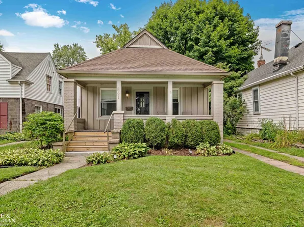 541 Neff Rd, Grosse Pointe, MI 48230