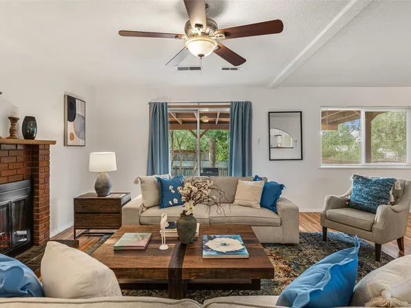 2320 Camino Carlos Rey, Santa Fe, NM 87507