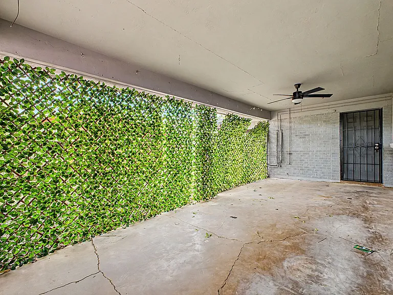 2309 N Columbus Blvd — Photo 19