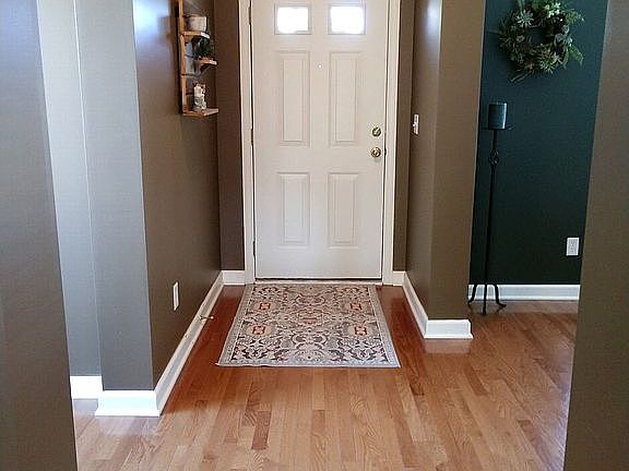 2nd image of 8842 Oakbrook Cir