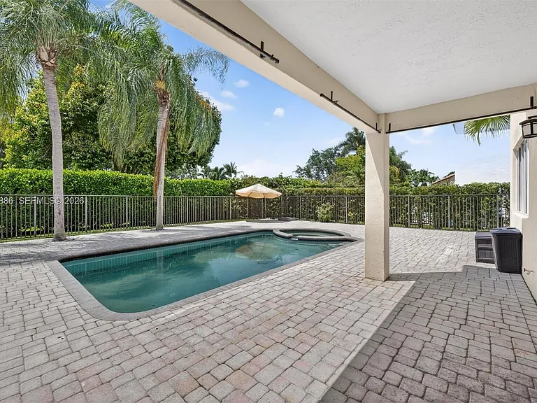 1115 Camellia Cir — Photo 15