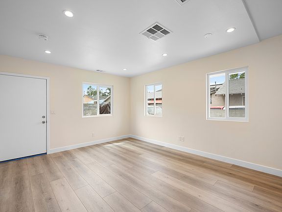 3rd image of 6107 Hazelhurst Pl #B