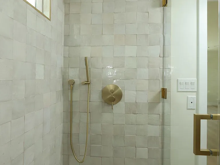 1827 Hill Dr — Photo 12