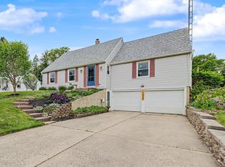 1334 S Blackhawk Ave, Freeport, IL 61032