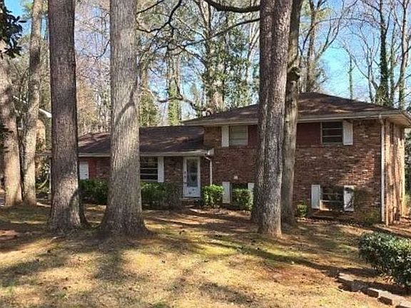 2nd image of 2676 Sherlock Dr