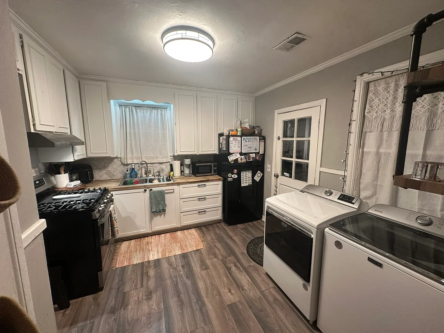 3 bed, 1100 sqft, $1,950 — Photo 2