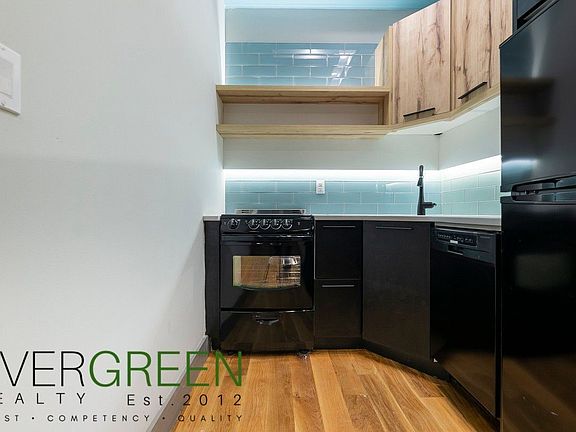 2nd image of 672 Grand St APT 3R