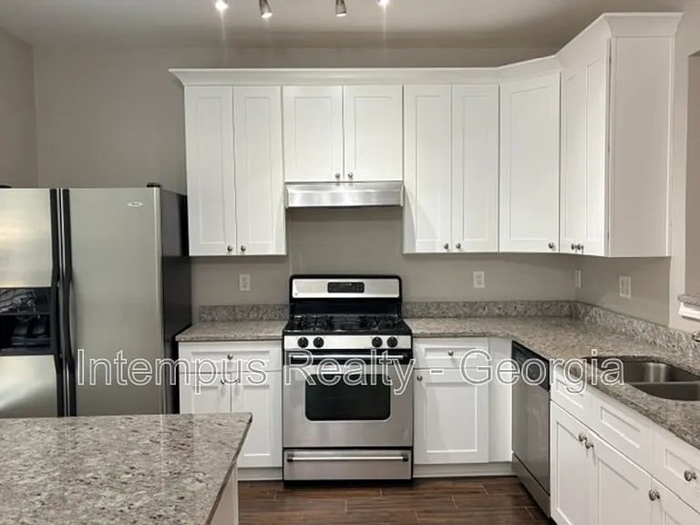 904 Prestwyck Ct — Photo 8