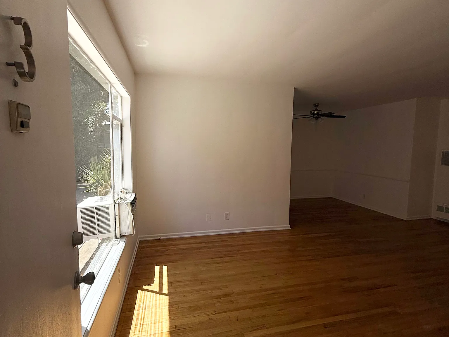 1 bed, 650 sqft, $2,100 — Photo 3