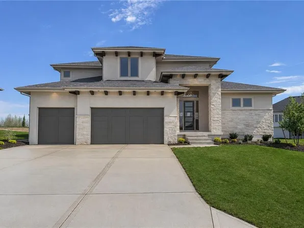 22017 W 99th Ter, Lenexa, KS 66220