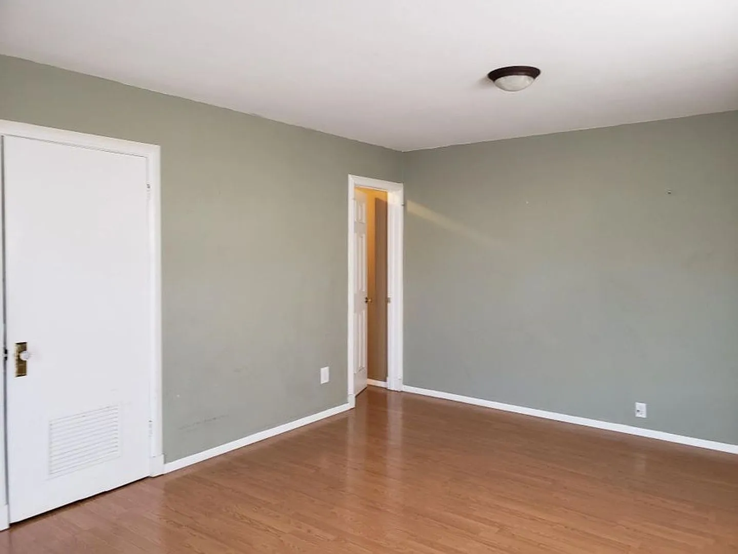 1 Bedroom Home — Photo 4
