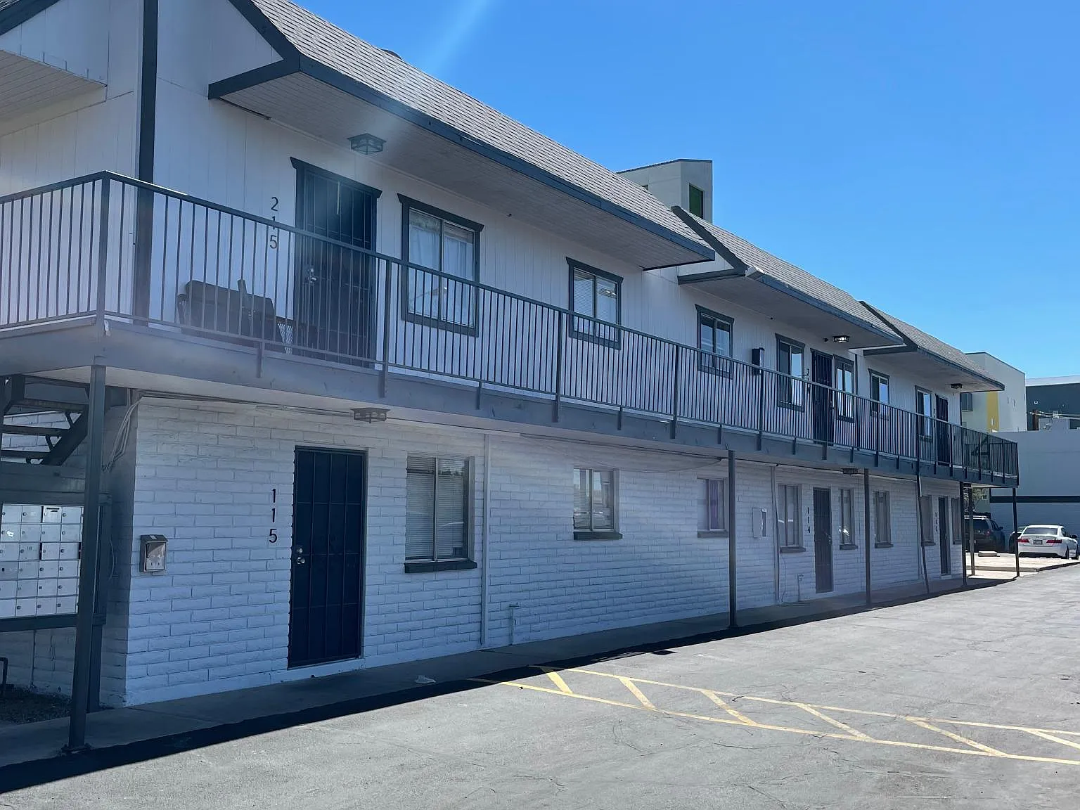 2 bed, 750 sqft, $995 — Photo 2
