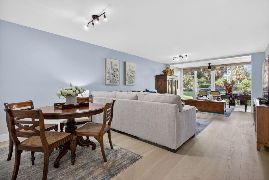 500 Oaks Lane #111, photo 4