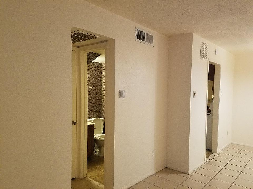 half bath down stairs