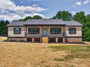 2979 Durant Dr, Winston Salem, NC 27107