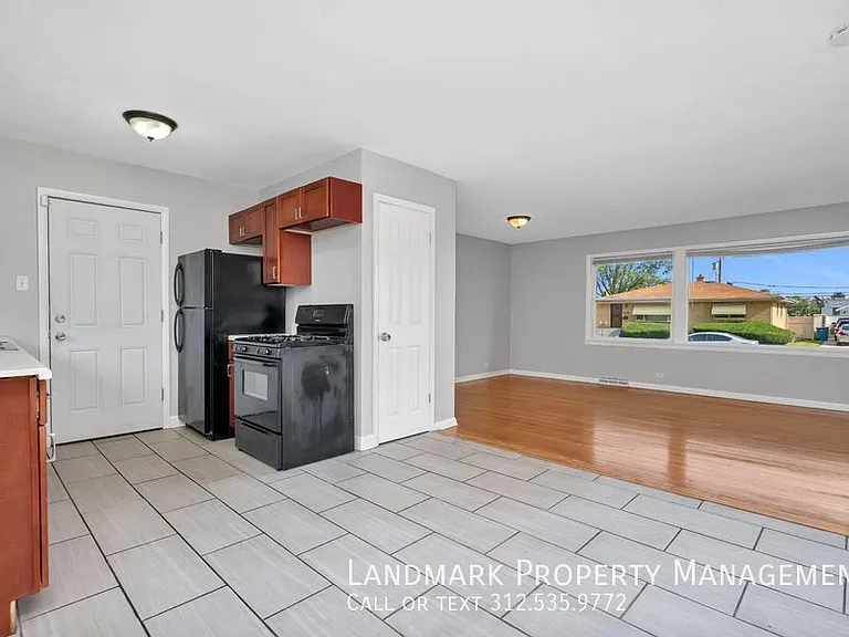 16246 Dobson Ave — Photo 3