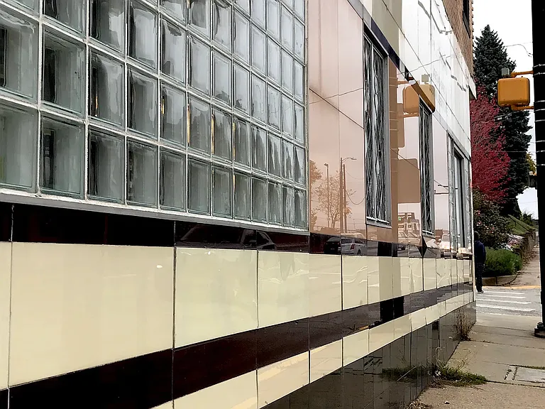 3000 W Liberty Ave — Photo 1