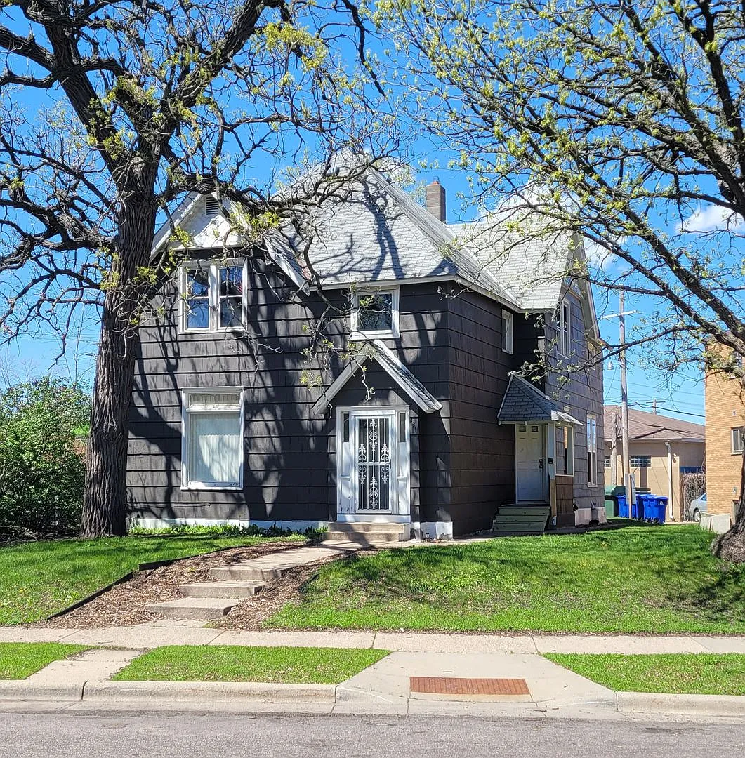 Iris Park Apartments — Photo 1