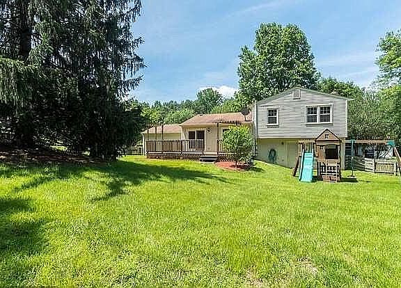 3rd image of 11878 Catoctin Dr