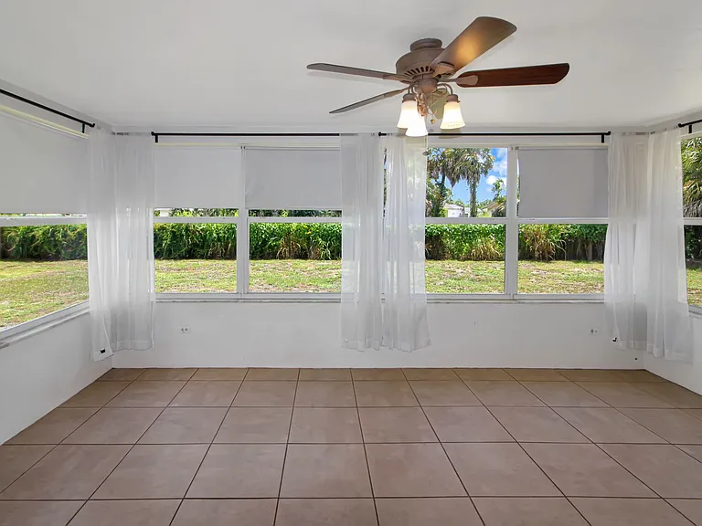 1311 E Gate Dr — Photo 6