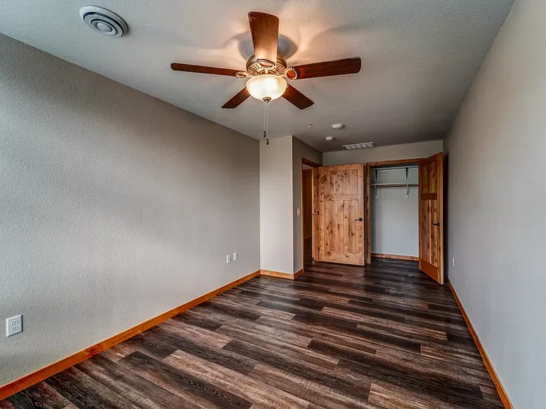 Sunset Place Apartments — Photo 60