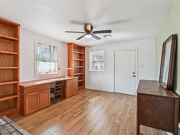 4th image of 4715 Touro St