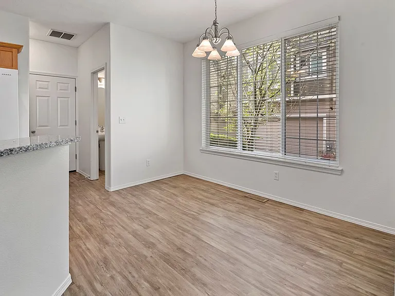 1611 SW San Mateo Ter — Photo 6