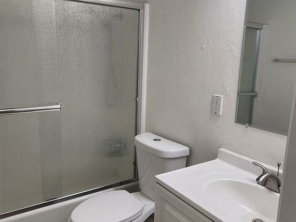 5th image of 2095C Olivera Rd