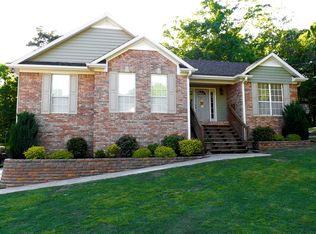 8623 Lake Dr, Bessemer, AL 35022