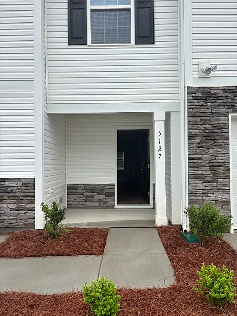 4 bed, 1554 sqft, $1,995 — Photo 3