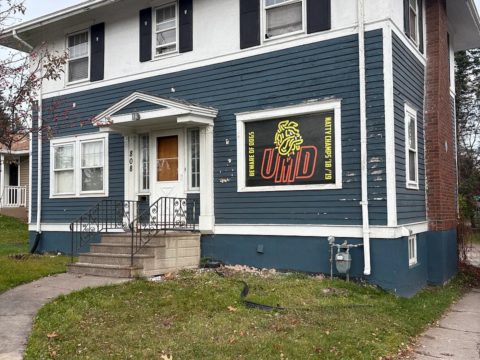 808 Woodland Ave