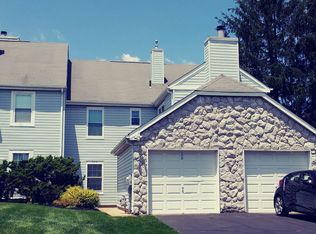 372 Independence Dr, Holland, PA