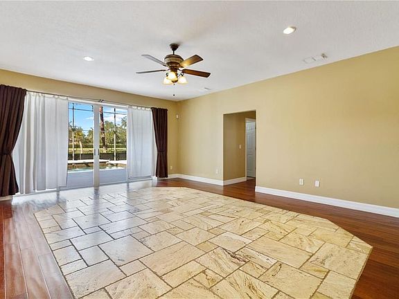 3rd image of 642 Park Forest Ct