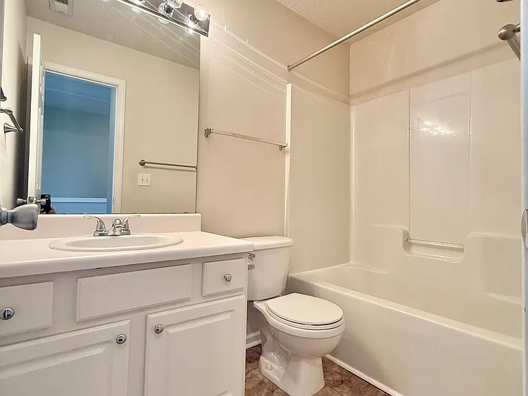 600 Canyon Lake Cir — Photo 15