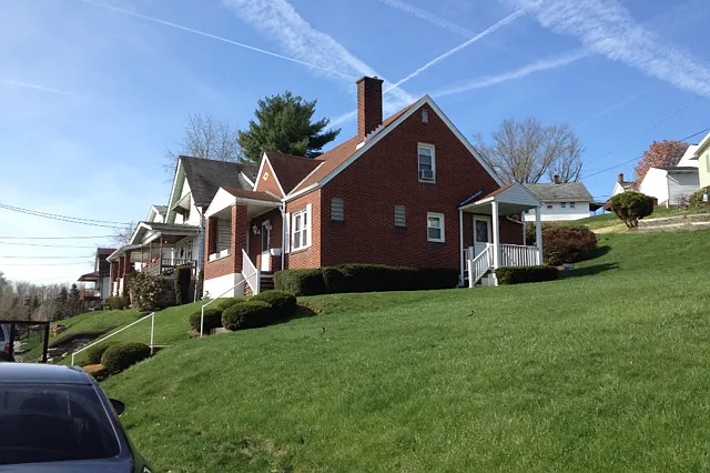 1030 5th Ave photo 1