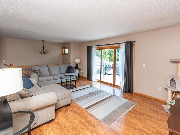 5th image of 2216 27th Ave S