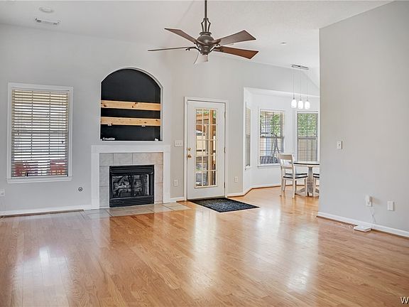 5th image of 2413 Stardust Dr