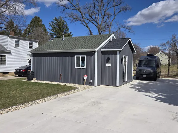 2007 S Park Ave, Beloit, WI 53511