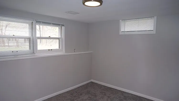 222 S Whitney Way — Photo 6