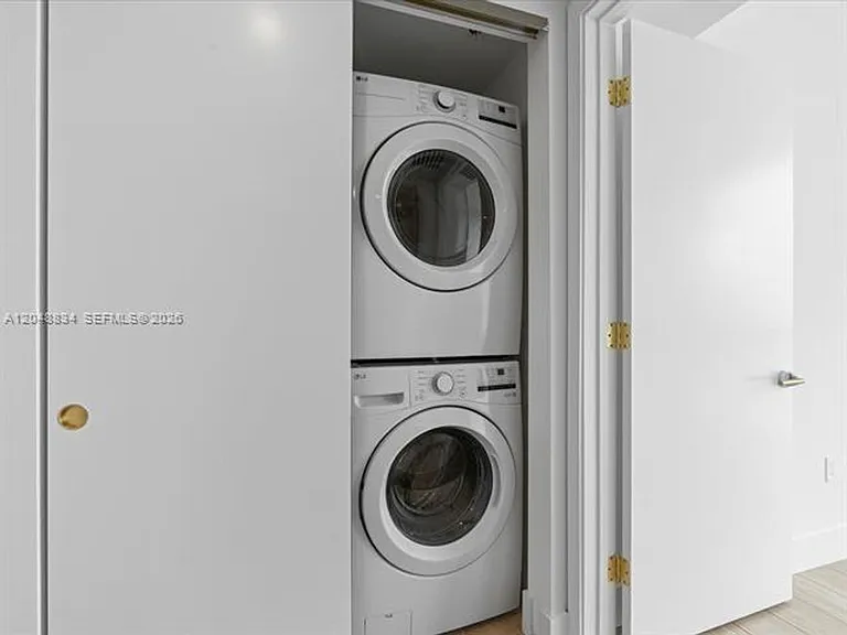 90 NE 32nd St #CU-901 — Photo 16