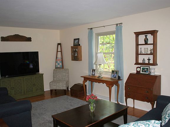 3rd image of 3509 E Park Ln