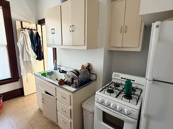 4th image of 120 Bishop St #C