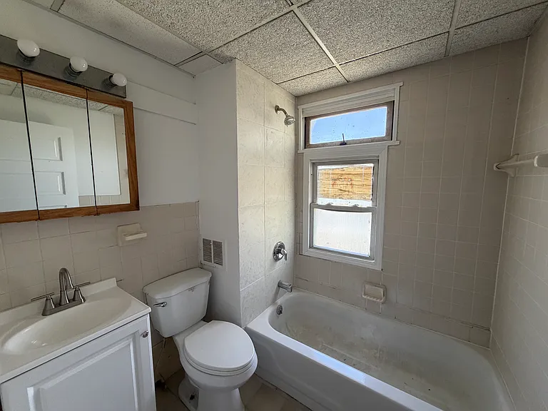 11721 Browning Ave — Photo 2