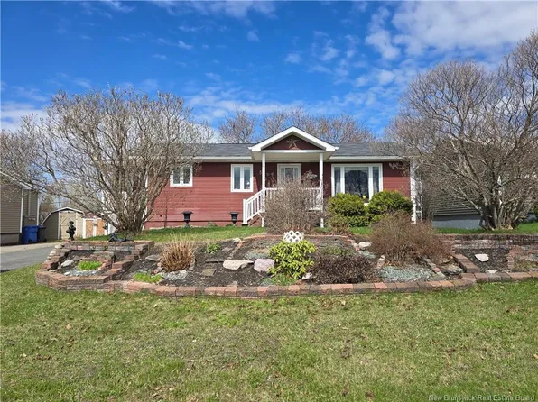 530 Fleet Cres, Bathurst, NB E2A 4H1